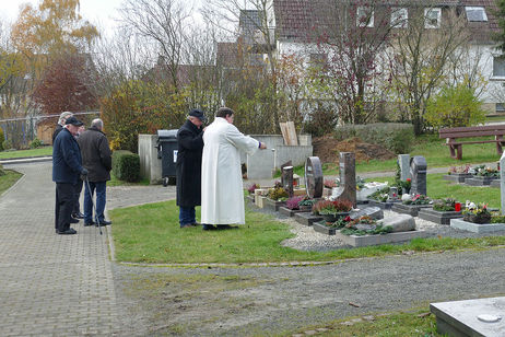 Gräbersegnung in Bad Emstal/Sand